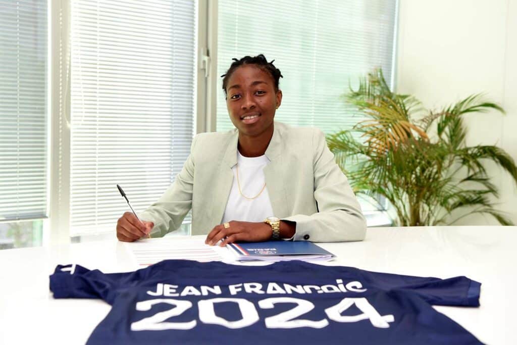 Oriane Jean-François signe au Paris Saint-Germain

